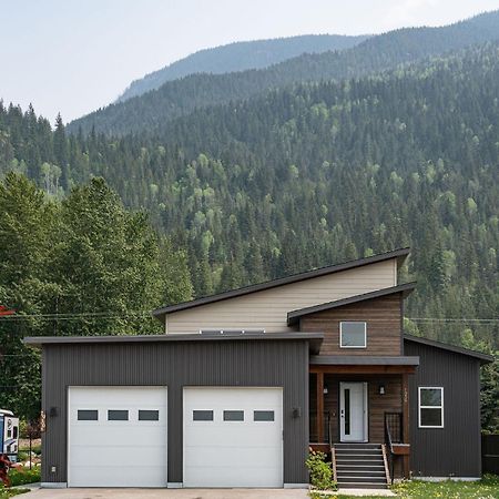 Mountain Dreams - Revelstoke Home Near Rmr Exteriér fotografie